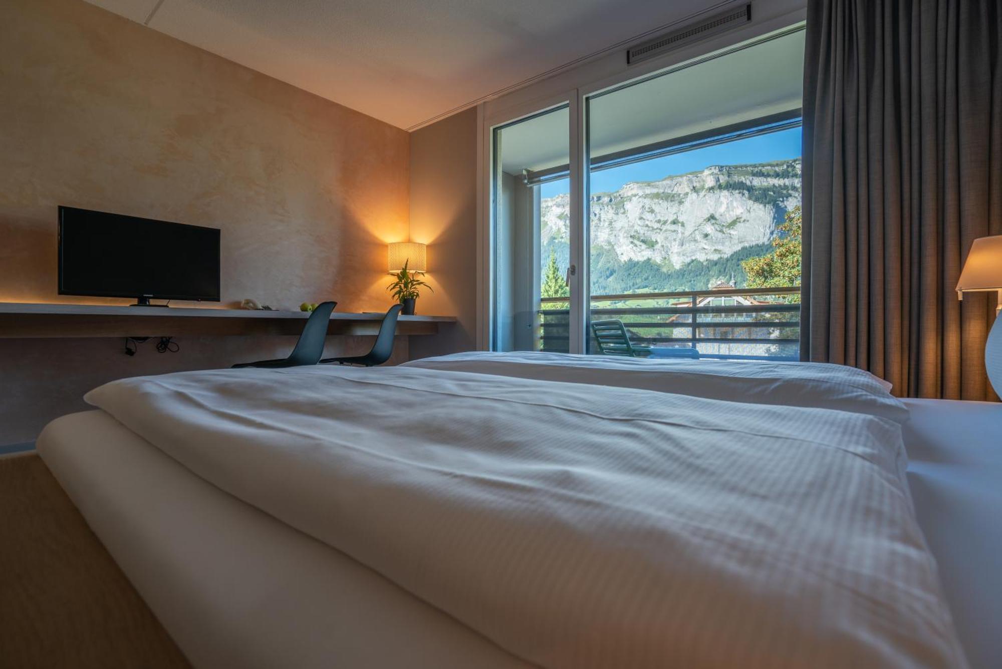 Hotel Des Alpes 필름 외부 사진