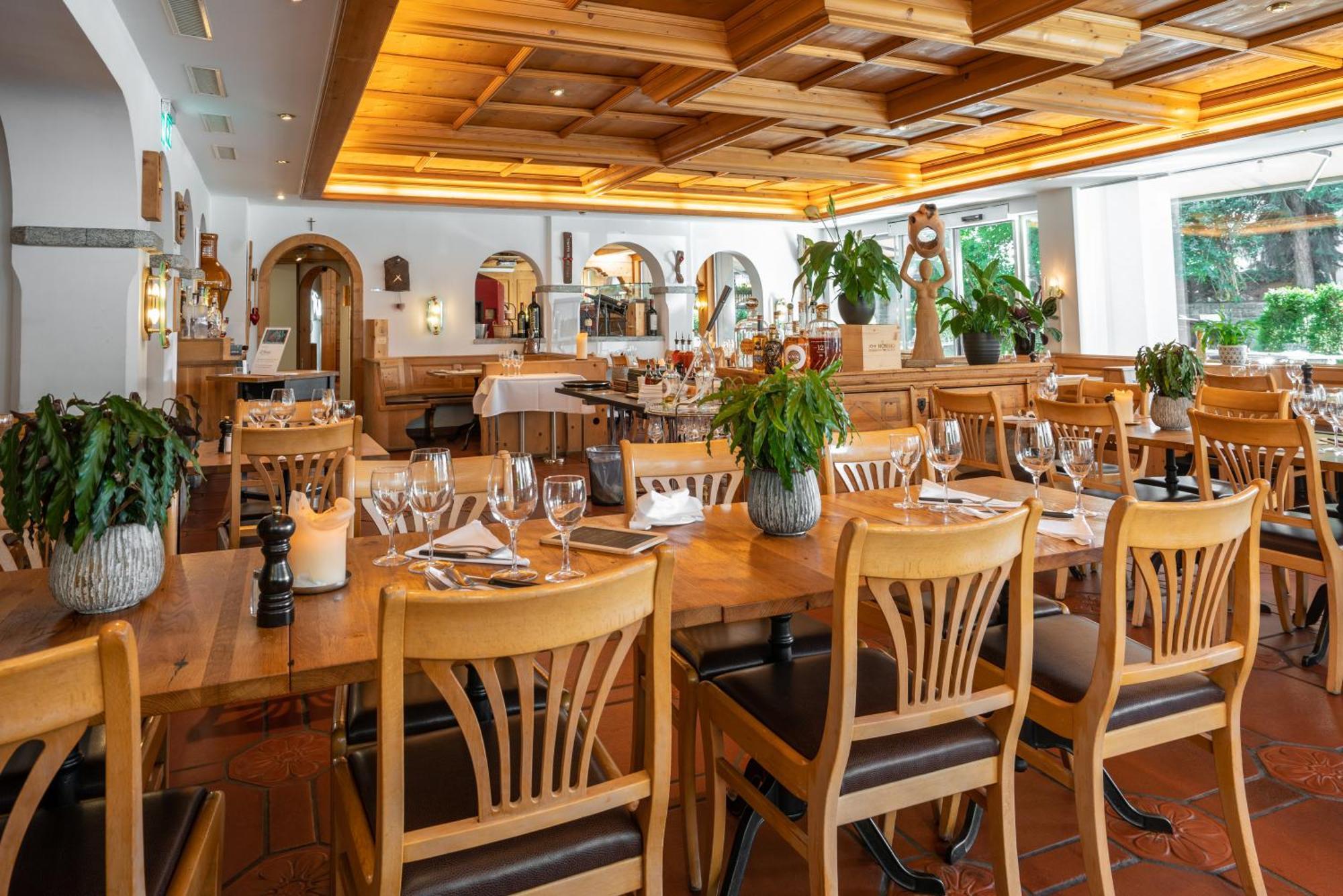 Hotel Des Alpes 필름 외부 사진