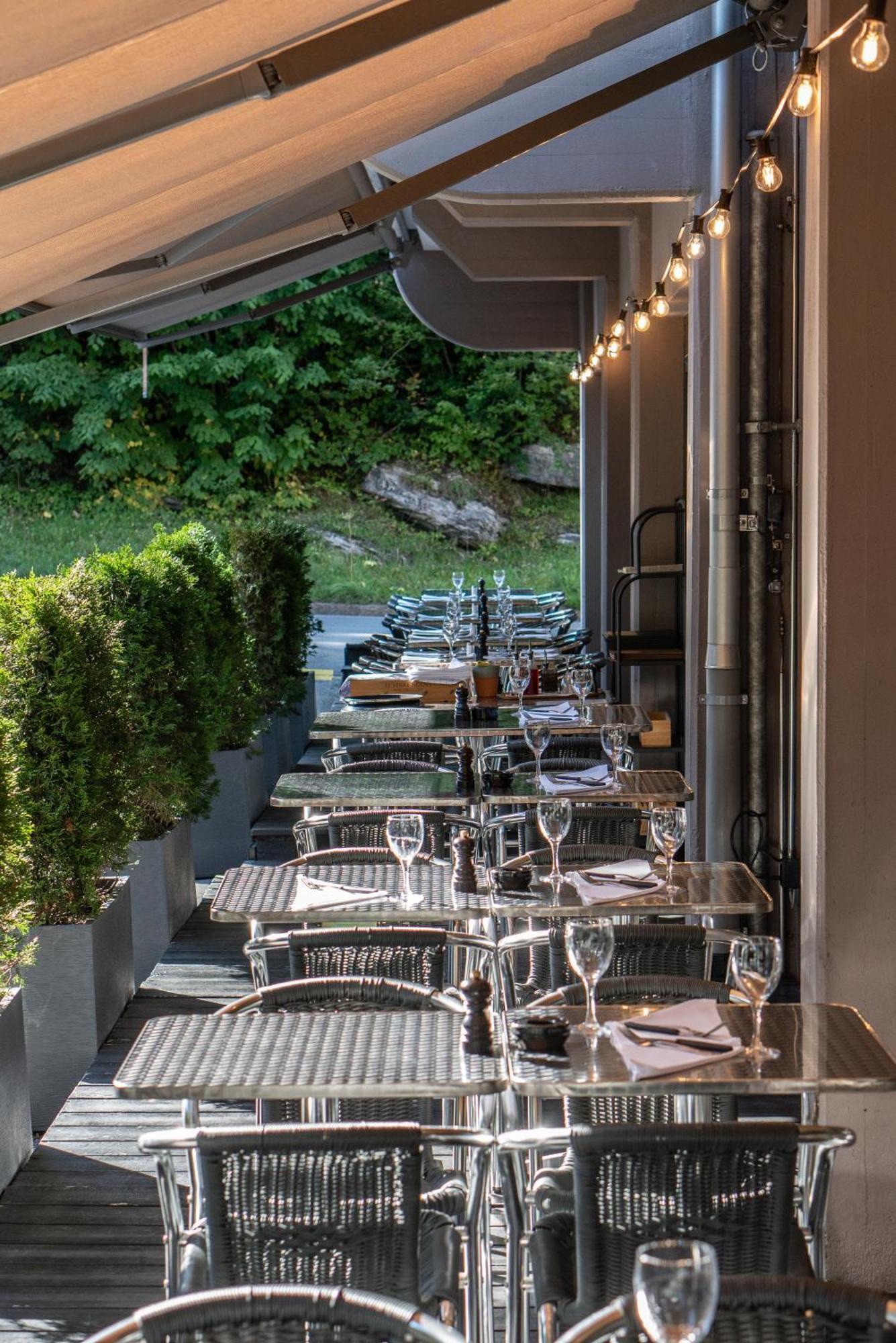 Hotel Des Alpes 필름 외부 사진